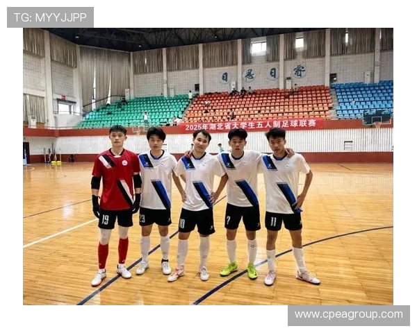 武汉足球队在邀请赛中的团队协作表现分析与点评