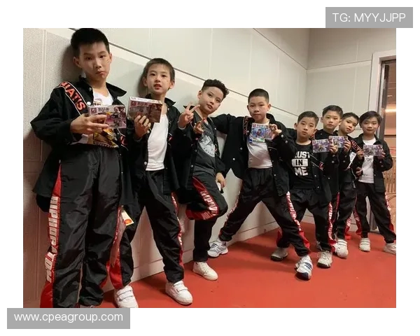 深圳街舞队个体能力分析与团队协作的深度探讨 深圳街舞队个体能力分析与团队协作的深度探讨