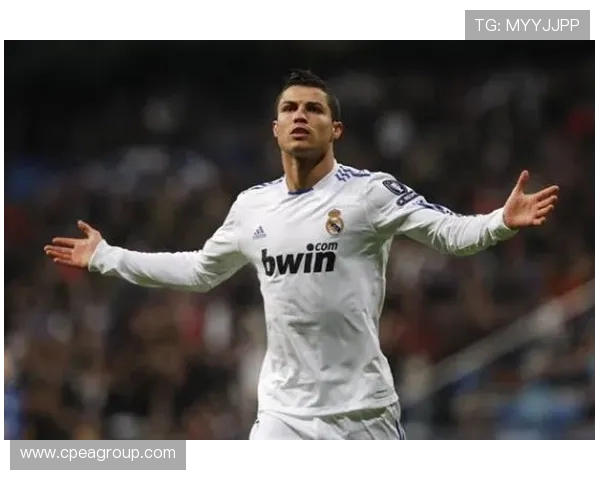 深圳足球队的蜕变之旅:从低谷到辉煌的奋斗历程与启示 深圳足球队的蜕变之旅:从低谷到辉煌的奋斗历程与启示